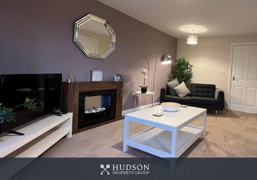 Telford Townhouse With Parking And Garden Villa Exterior foto